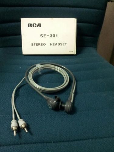 Vintage RCA SE-301 Stereo Headset With Dual RCA Jack Connectors.