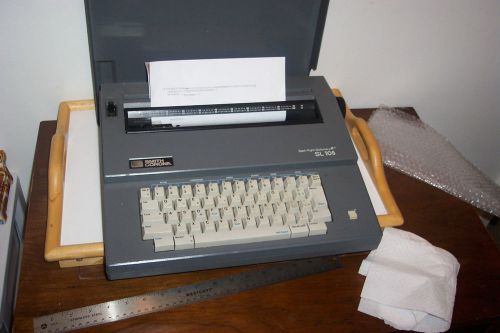 Smith Corona Electric Typewriter Model SL105 5A With Plastic Top