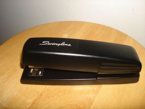 VINTAGE WORKING SWINGLINE MODEL 545 COLOR BLACK DESK STAPLER