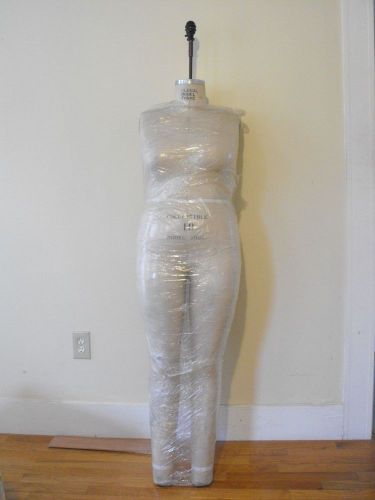 2001 Full Size Professional Dress Form Mannequin W/Legs Plus Size 18