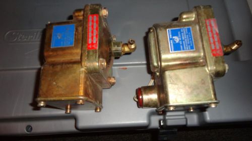LOT OF TWO USED Barksdale Delaval Pressure/Vacuum Actuated Switch, # D1T SERIES