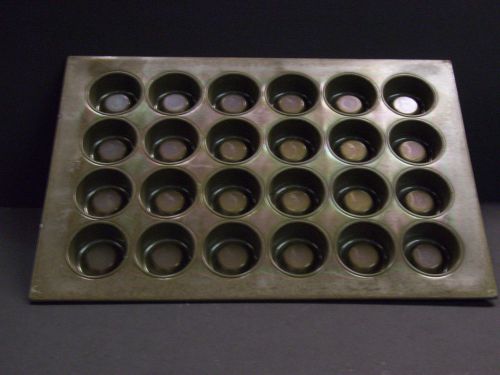 Strawberry shortcake bake pan 24 cup  4 x 6 rows chicago metallic 339f or 43395 for sale