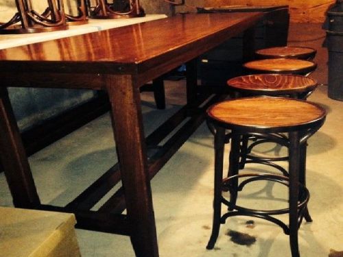 Eleven bar stools excellent condition