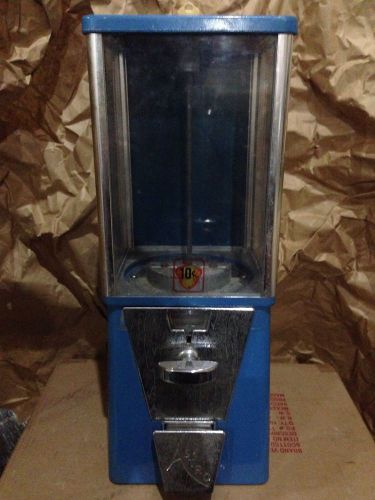 VINTAGE OAK EAGLE VENDING MACHINE COMES WITH LOCK AND KEY