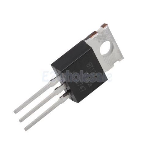 Bt137-600e triacs thyristor w/ 3 pins to-220 package 600v 29x10x4 mm for sale