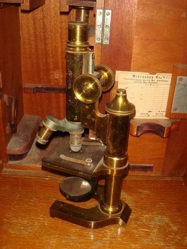 Leitz Leica Brass Vintage Microscope # 77594 in Original . wooden case . Rare