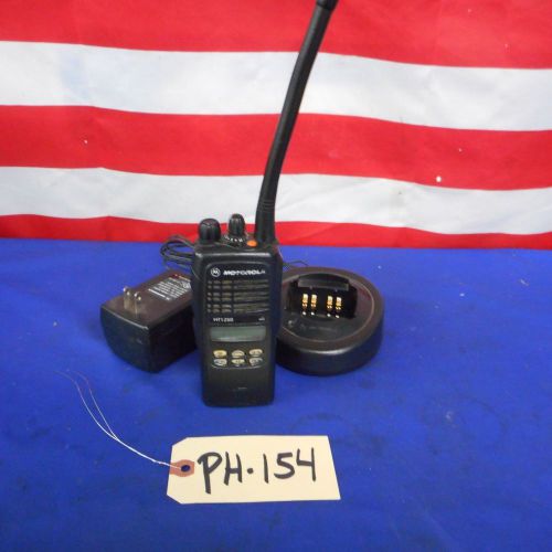 Motorola HT1250 VHF 136-174MHz With Ant, Battery ,Charger - Missing Mic Screw