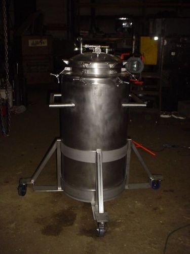 65 gallon Sanitary STAINLESS STEEL PRESSURE TANK 10 psi polished