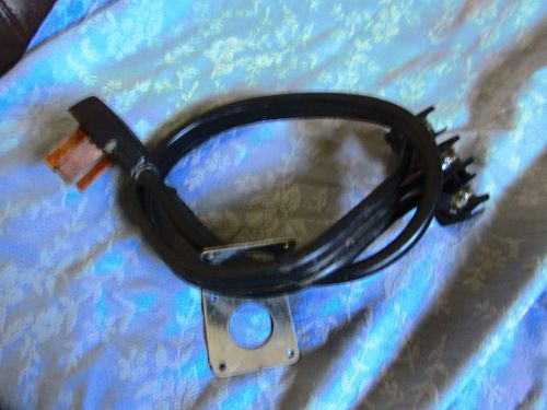 G E &#034;&#034;Electric Stove Plug &amp; junction connector,used,no cuts or worn spots !!!
