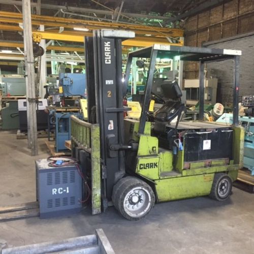 8800 lbs. clark electric lift truck with charger (28973) for sale