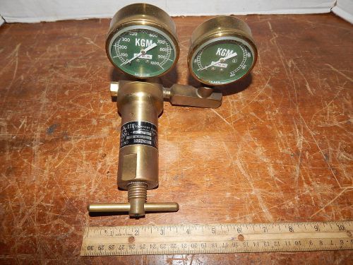 KGM Equipment/Air Products and Chemicals Model 02-3000 SP Gas Regulator/Manifold