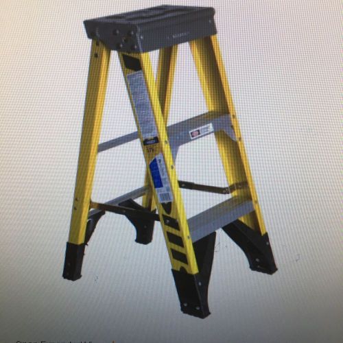 Werner Fiberglass Step ladder, 7303 375 Lb. Capacity 3 Foot
