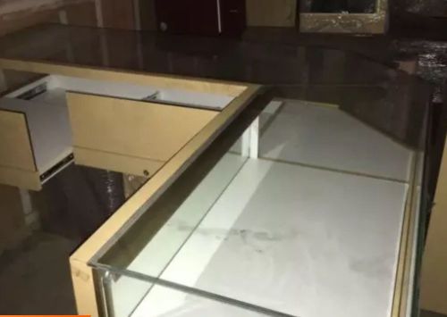DISPLAY CASE.  5 By 5.  90 Degree. W/ Light Fixtures And Leather Bottom