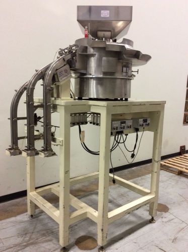 CVF STAINLESS STEEL MULTI-LANE VIBRATORY FEEDER, SET FOR 3&#034; WOODEN MIXING SPOON