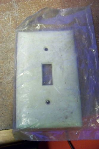 NOS Hubbell P1 Ivory Switch Cover Smooth Nylon Plate One Gang For One Switch