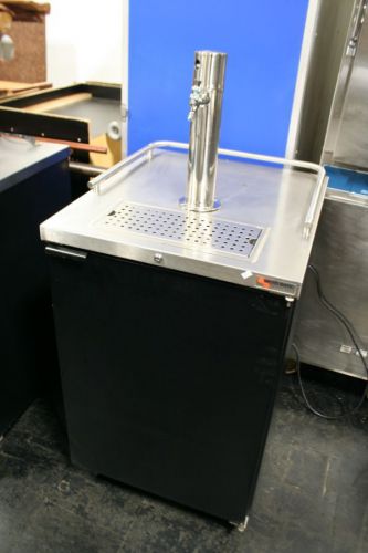 MAN CAVE/BAR Draft Beer KEGERATOR Dispenser - MDD23 - TESTED &amp; WORKING GREAT!