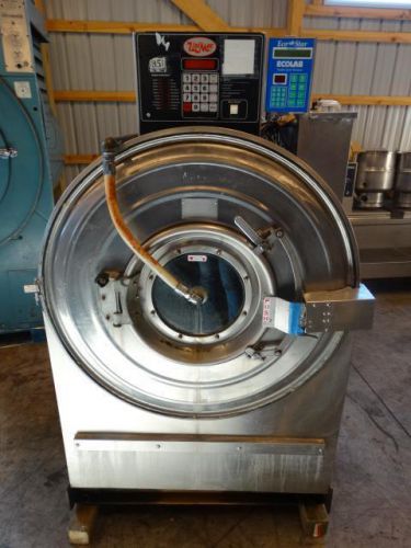 2006 UniMac UW85P4 Commercial 85 Pound Capacity Front Load Washer Extractor