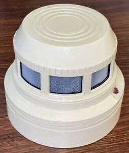 System Sensor 2451 Photoelectric Smoke Detector With B07-96-416 Base