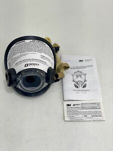 3M Scott AV-3000 Full Facepiece Respirator Size Small (38352-1)