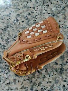 BERGINO DESKTOP LEATHER BASEBALL GLOVE SHAPE BUSINESS CARD HOLDER,ORNATE,REPLICA