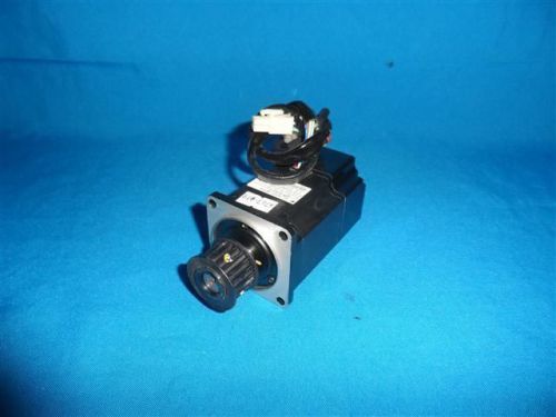 Yaskawa SGM-02B314 SGM02B314 AC Servo Motor