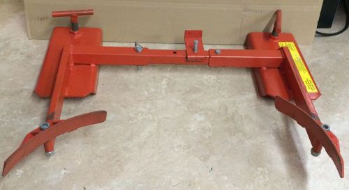 Wesco Poly Jaws Fork Mounted Drum Grab ~ 30 or 50 Gallon Drum~ 1,000 LB Capacity
