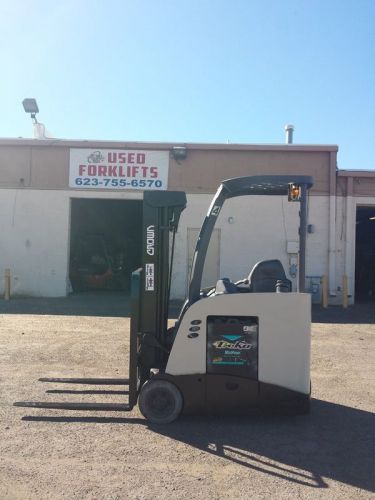 FORKLIFT (18320) 2008 CROWN RC5535, 3000LBS CAPACITY RUNING AND OPERATING