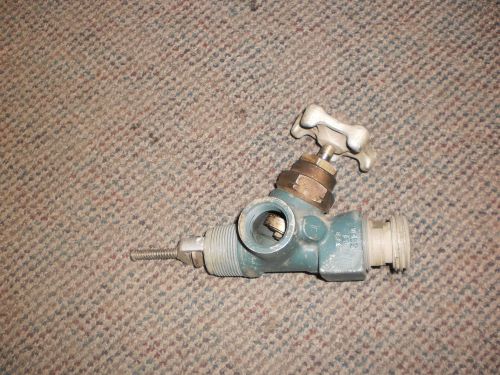 NEW / OLD STOCK NH3 ANGLE VALVE REGO A8018B