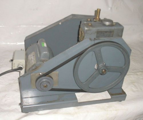 Sargent Welch Duo Seal Vacuum Pump Model 1405 w GE 1/2 HP Electric Motor 120v