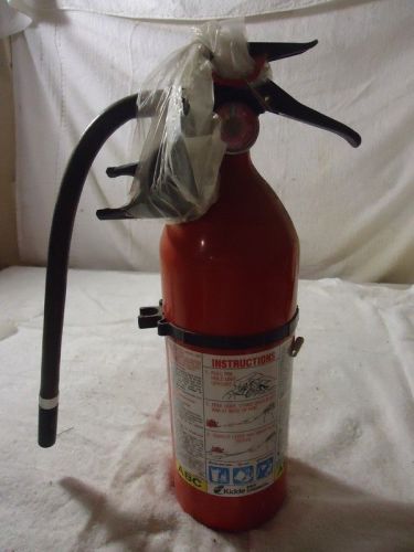 Walter kidde dry chemical empty fire extinguisher model vt-493699, euc for sale