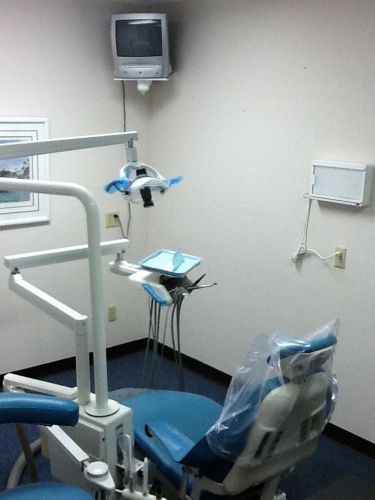 Aidec Dental Examination Chair with Light