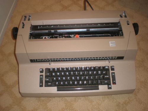 IBM Correcting Selectric II Tan Typewriter - FOR PARTS OR REPAIR ONLY