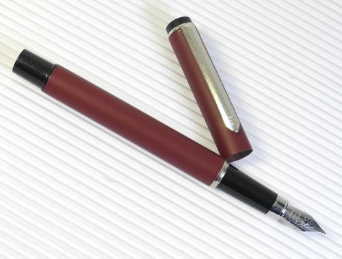 Pirre paul&#039;s f828 fountain pen wine red + 5 poky cartridges colour ink blue for sale