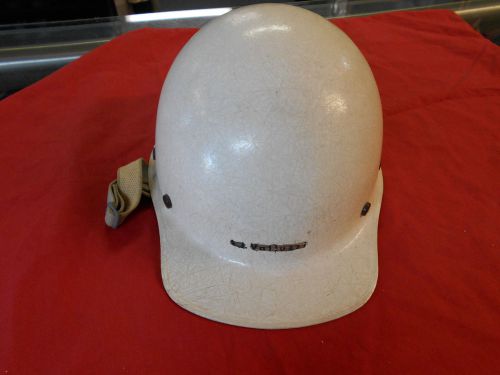 Vintage M.S.A glass fiber hard hat construction protective safety size 6 3/8-8