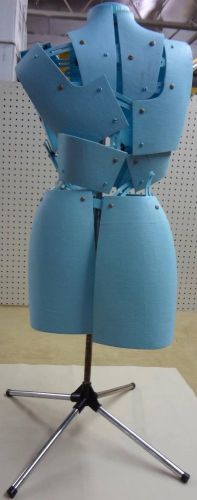 VTG Adjustable Dress Form Mannequin Plastic Body Clothing Display Tripod older