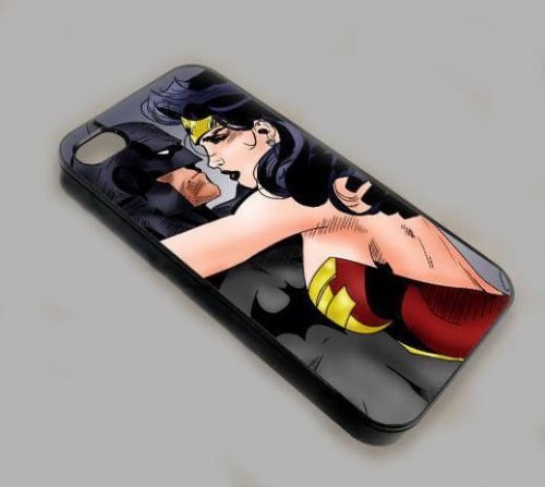 Case - Love Batman Wonderwoman Romantic Kiss Hug Cartoon - iPhone and Samsung