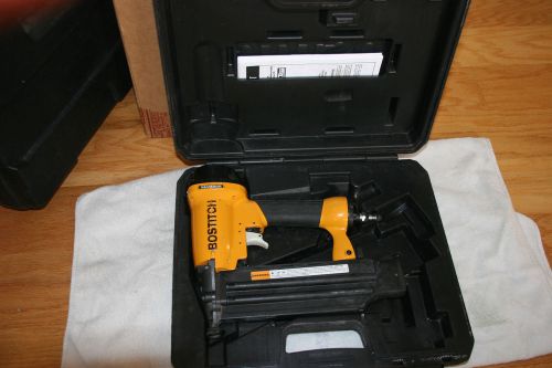 Bostitch 16 Gauge Finish Nailer FN16250 1- 2 1/2&#034; in hard case. used few times