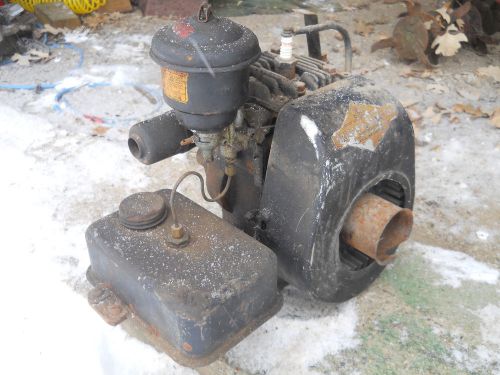 Vintage 1940s Briggs &amp; Stratton Model WI Gas Engine 301100 Small Cast Iron Motor