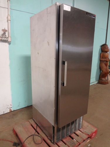&#034;UNITED USF&#034; HEAVY DUTY COMMERCIAL STAINLESS STEEL UP-RIGHT REFRIGERATOR