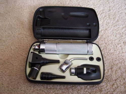 WELCH ALLYN OTOSCOPE OPHTHALMOSCOPE COMPLETE DIAGNOSTIC SET WITH CASE