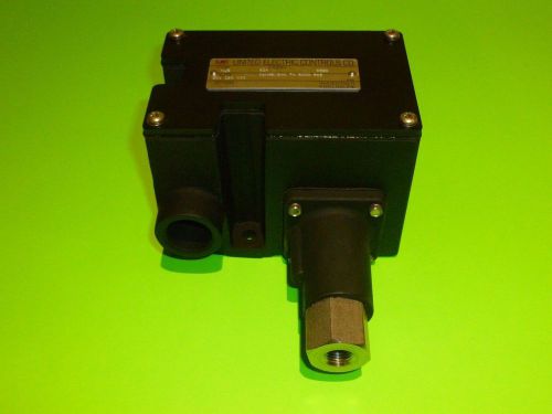 UNITED ELECTRIC CONTROLS, SWITCH,PRESSURE NJ9-614 20A 120VAC