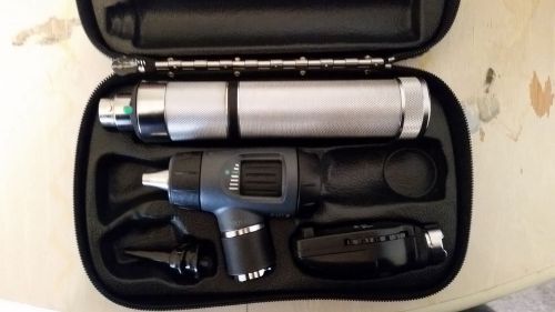 Welch Allyn Diagnostic Set Opthalmoscope and Otoscope PERFECT CONDITION!