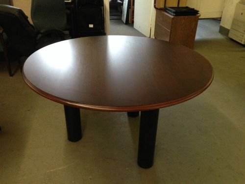 ROUND CONFERENCE TABLE in MAHOGANY COLOR WOOD 54&#034;DIAM