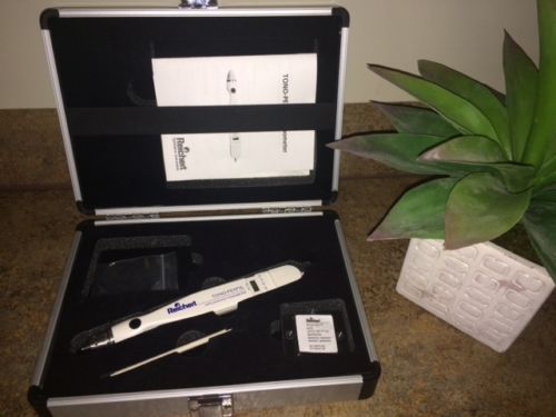 Reichert Tonopen XL applanation tonometer with 124 TIPS and case! Free shipping