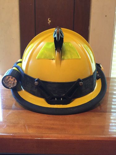 Cairns 1044 Deluxe Helmet Yellow