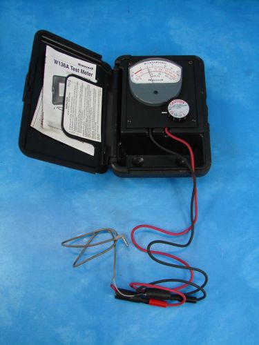 Honeywell W136A-1045 FSG Test Meter With Test Leads In Case