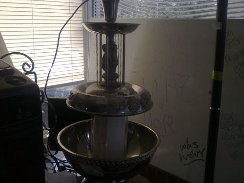 Beautiful Beverage Fountain! Stainless steel with wonderful detail!