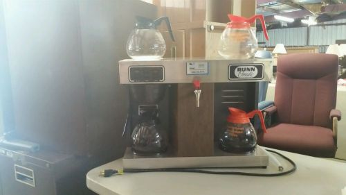 Bunn O Matic VLPF Woodgrain  Coffee Maker 2 Warmers/Hot Water Spout/4 Carafes