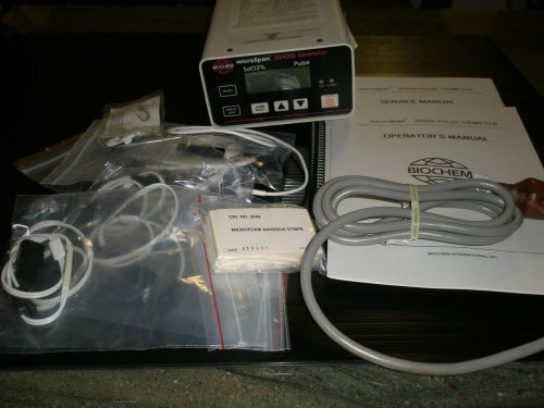 BIOCHEM 3040G PULSE OXIMETER WITH ACCESSORIES AND MANUAL