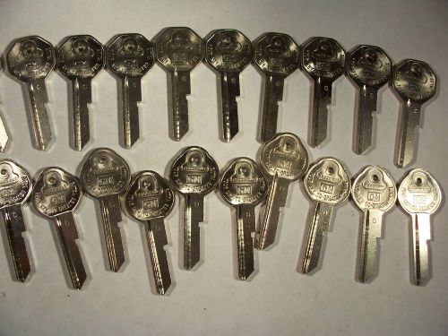 10 SETS    BRIGGS &amp; STRATTON  OEM  GM  C &amp; D   KEY BLANK UNCUT  ORIGINAL